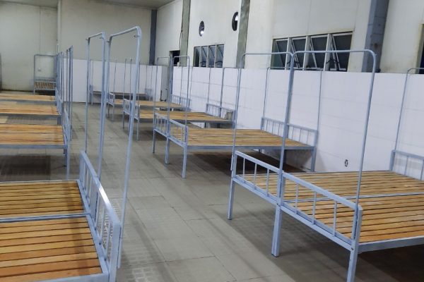 Hiệp hội gỗ và thủ công mỹ nghệ Đồng Nai đã thay mặt các thành viên nhóm DOWA kết nối yêu thương và các mạnh thường quân trao tặng 300 giường y tế cho Bệnh viện dã chiến tại Trường ĐH An Ninh CS 2-Long Thành