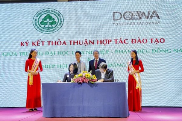Ký kết hợp tác đào tạo và nghiên cứu với DOWA